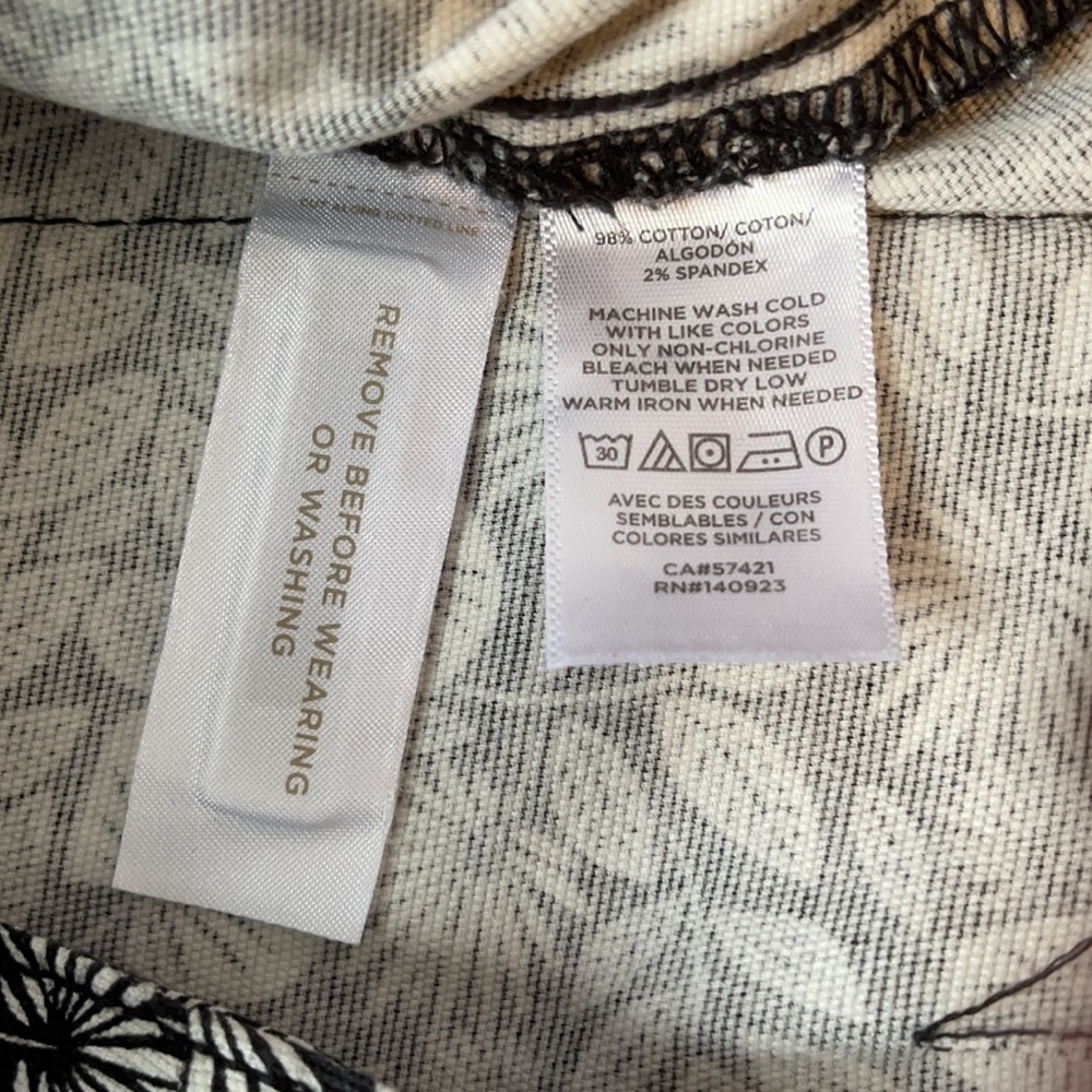 New Button Front Structured Shorts In Palm Leaf - image 8